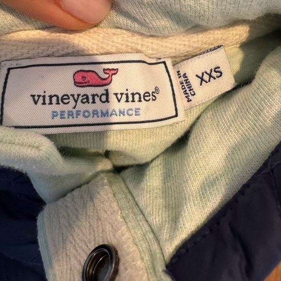 Vineyard Vines Performance
Quilted Nylon Snap Shep Shirt
Women's Sz XXS H - Picture 8 of 8